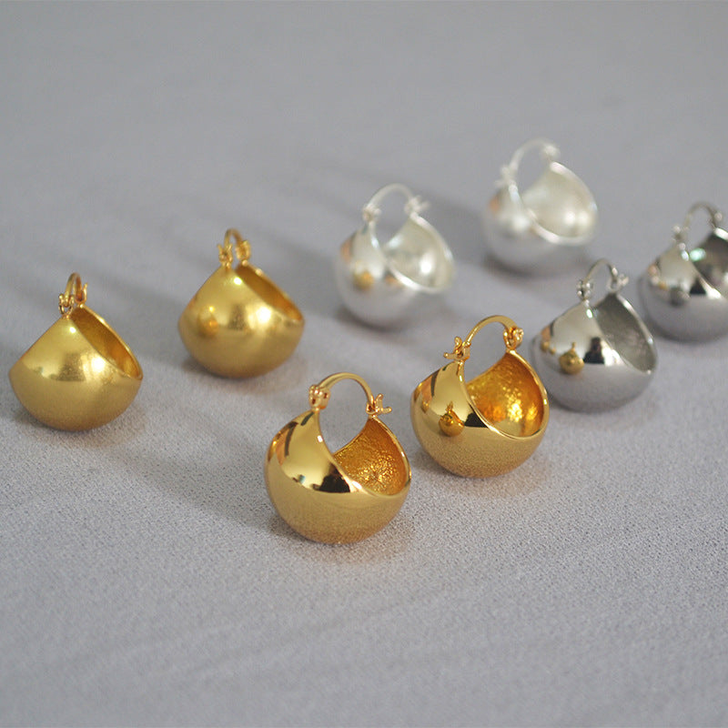 Classic Gold Earring with Timeless Appeal