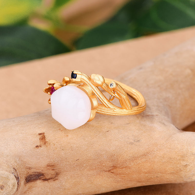 Charming Gold Ring for Any Occasion