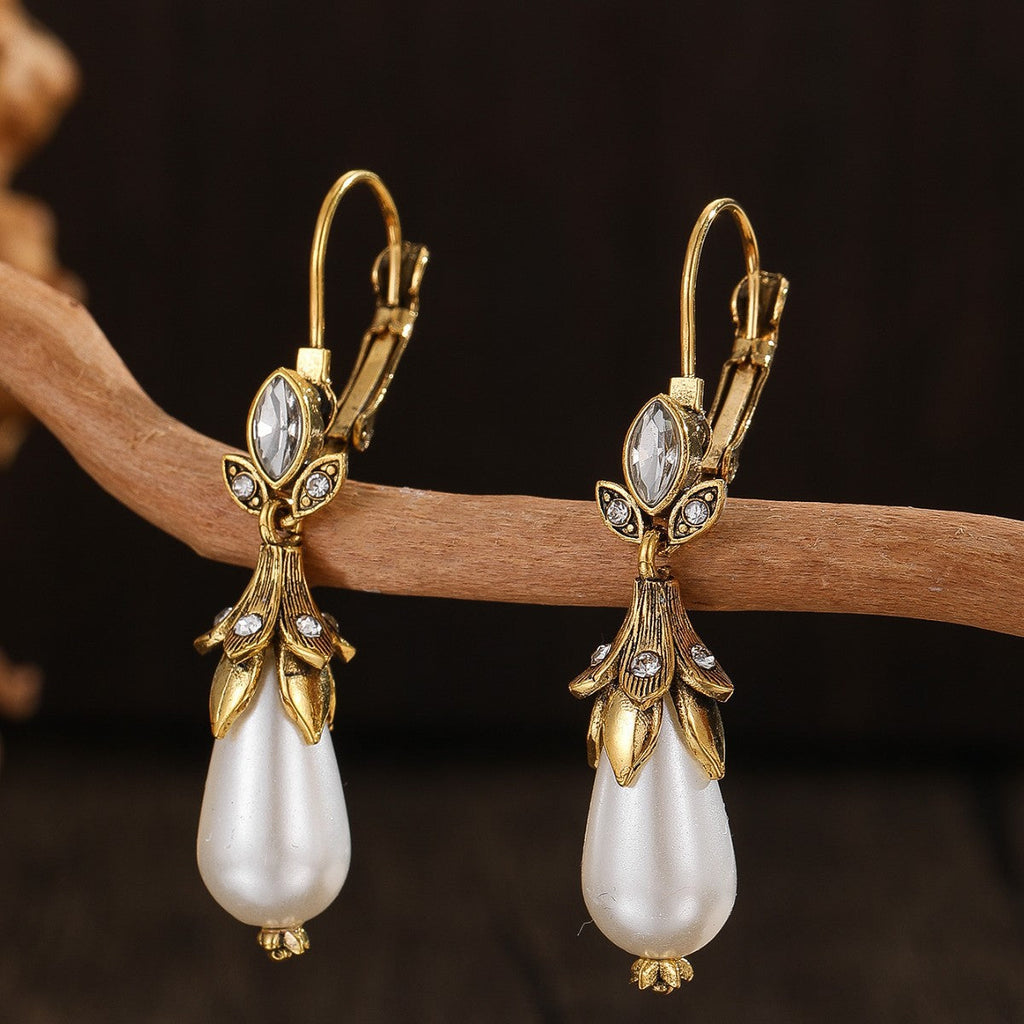 Charming Pearl Earring for Any Occasion