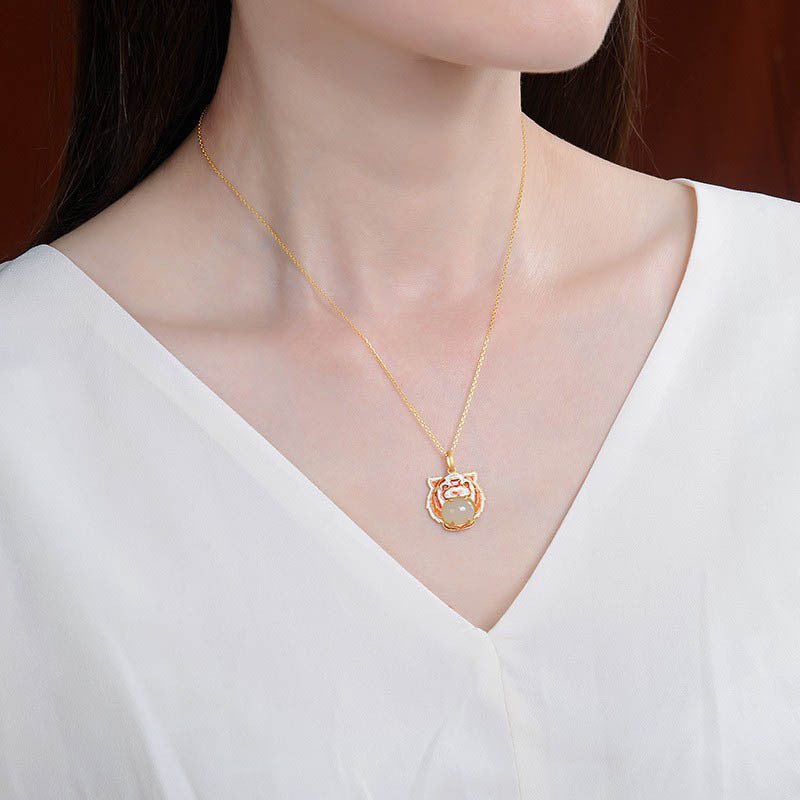 Stunning Gold Necklace for Daily Wear