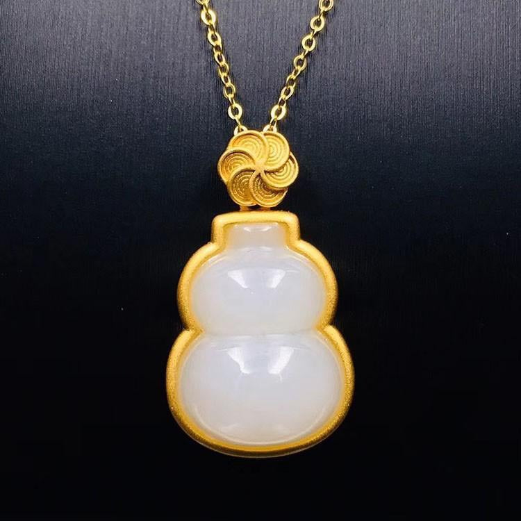 Beautiful Silver Necklace with Unique Style