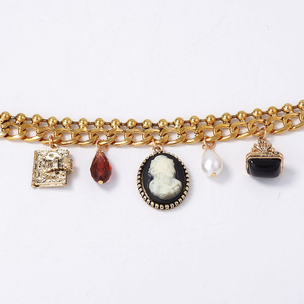 Charming Piece for Any Occasion