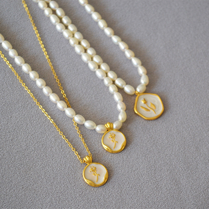 Romantic Gold Necklace for Special Moments
