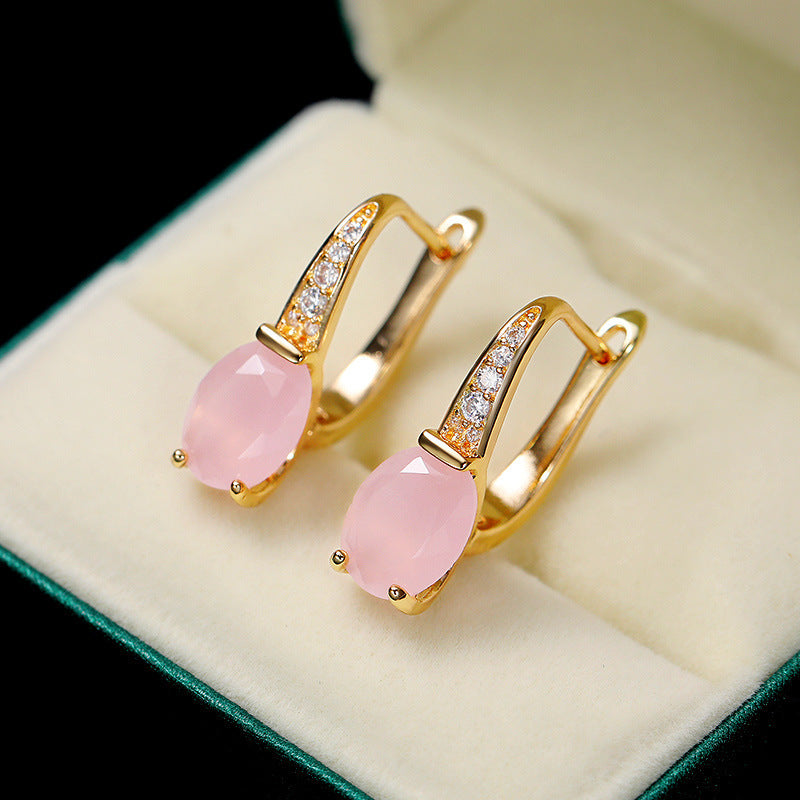 Beautiful Gold Earring with Unique Style