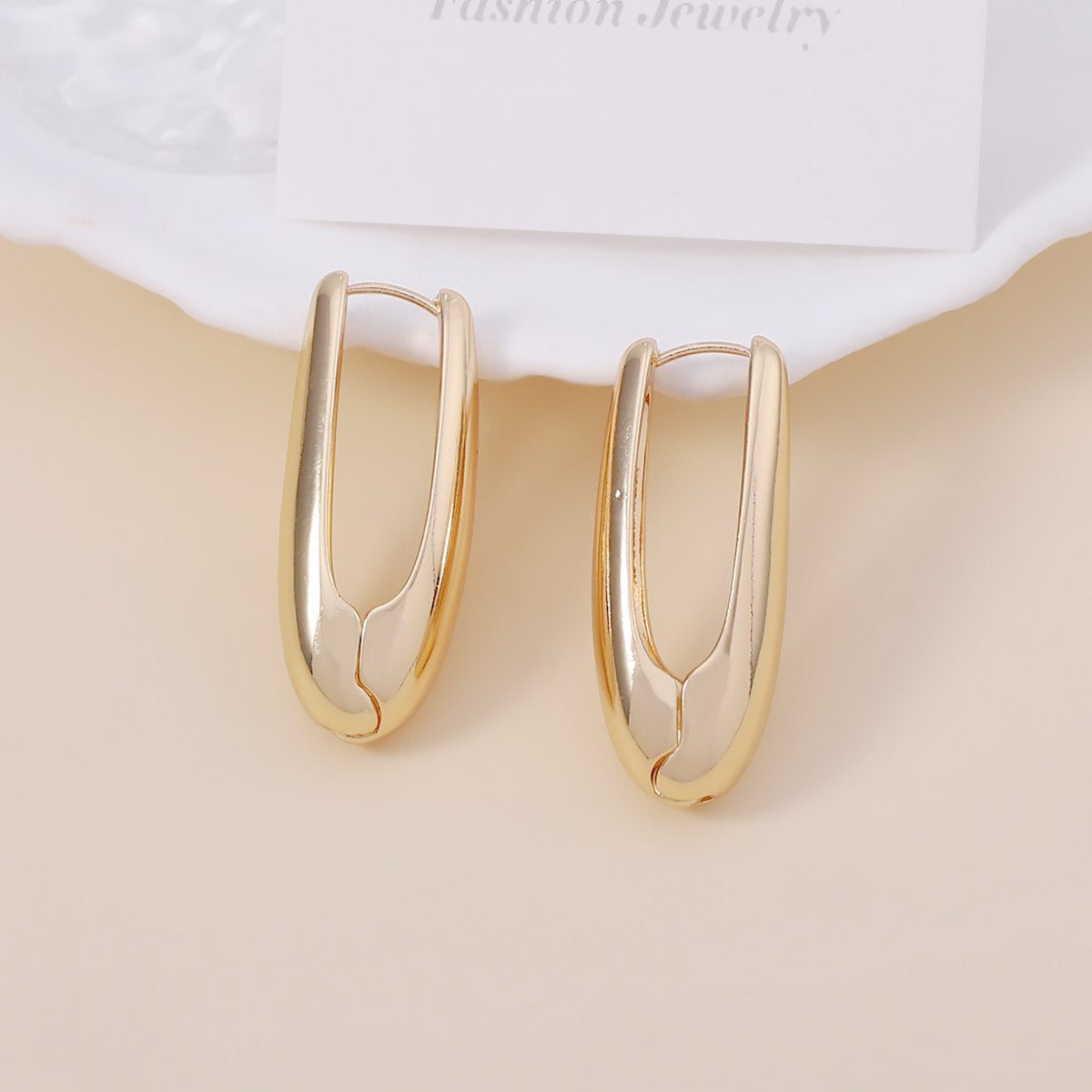 Charming Piece for Any Occasion