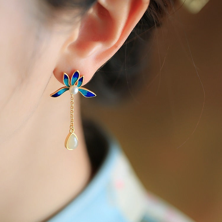 Beautiful Silver Earring with Unique Style