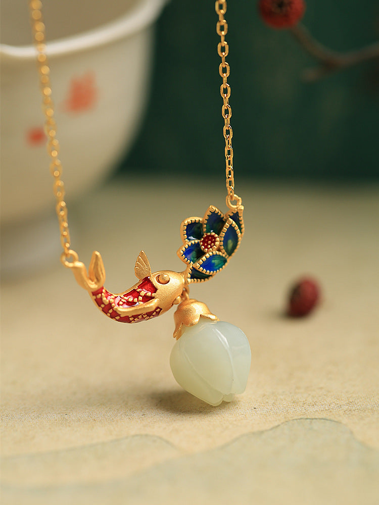 Beautiful Gold Necklace with Unique Style