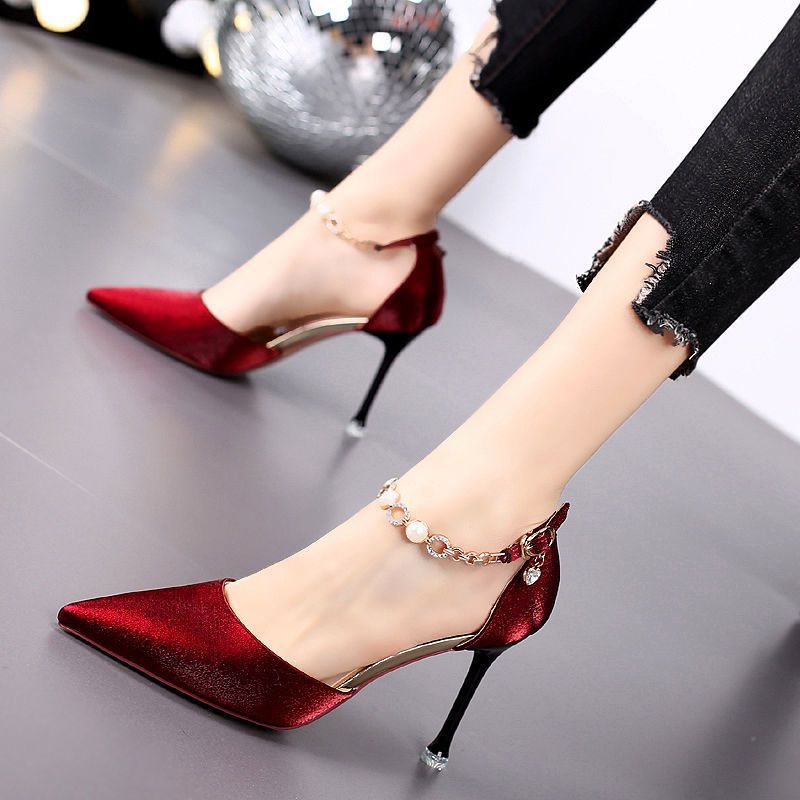 Graceful Orthopedic Sandals for Modern Look