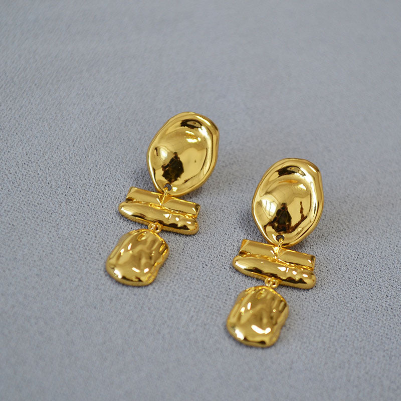 Elegant Gold Earring for Every Occasion