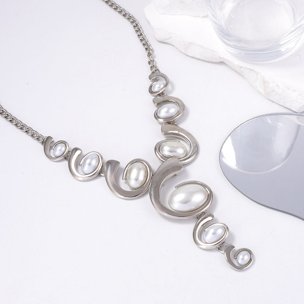Charming Pearl Necklace for Any Occasion