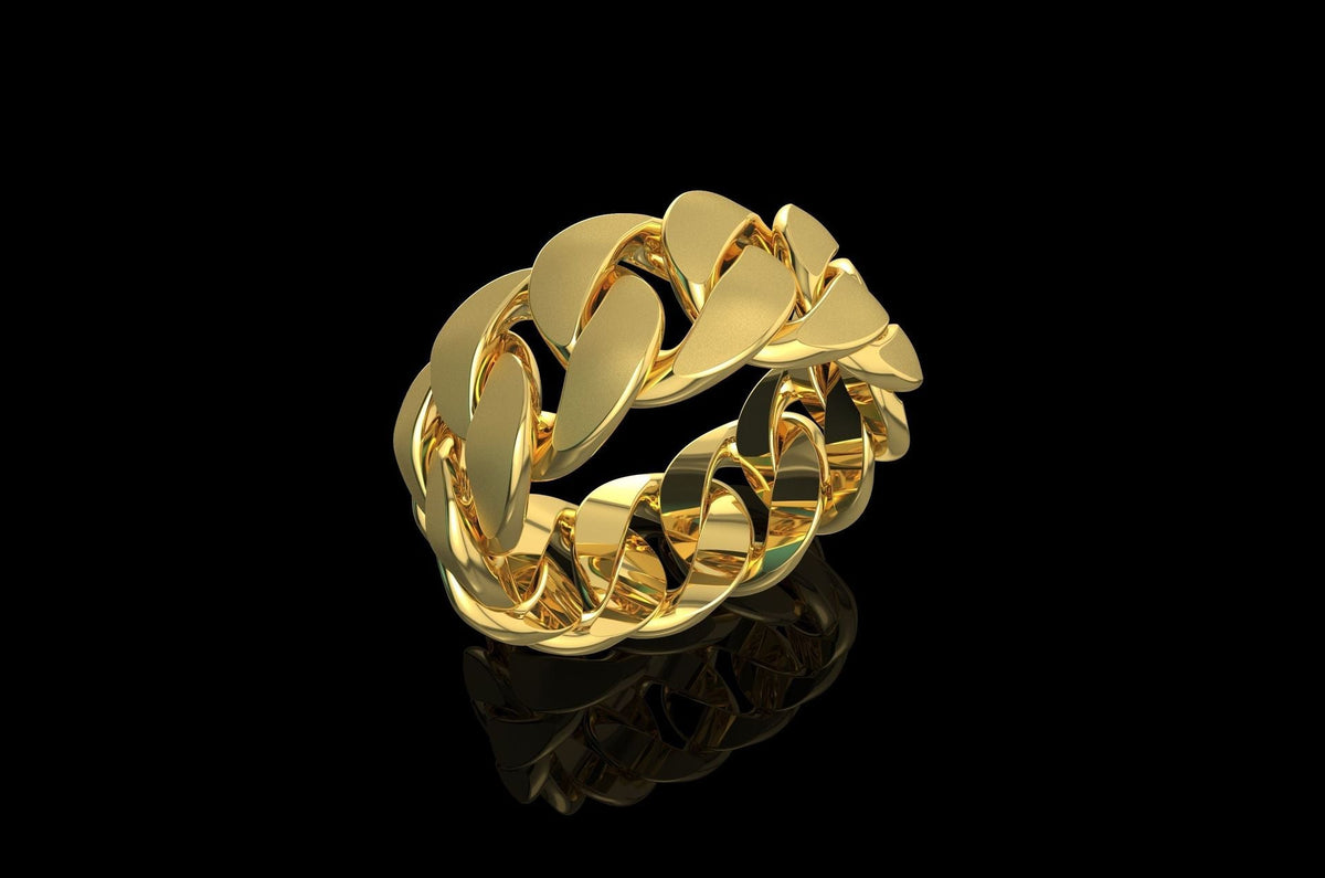 Classic Chain with Timeless Appeal
