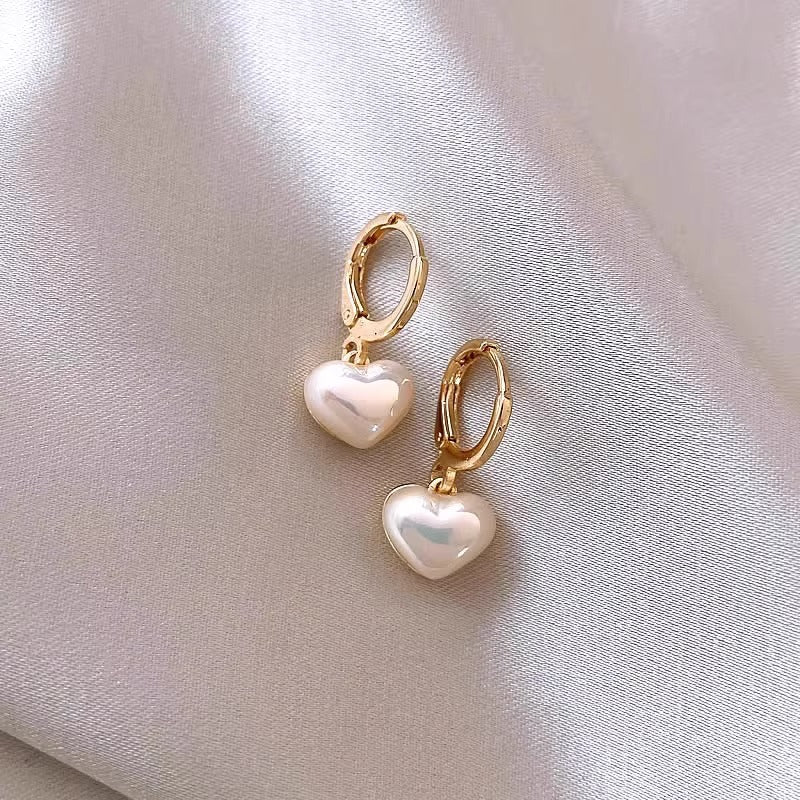 Stunning Pearl Earring for Daily Wear