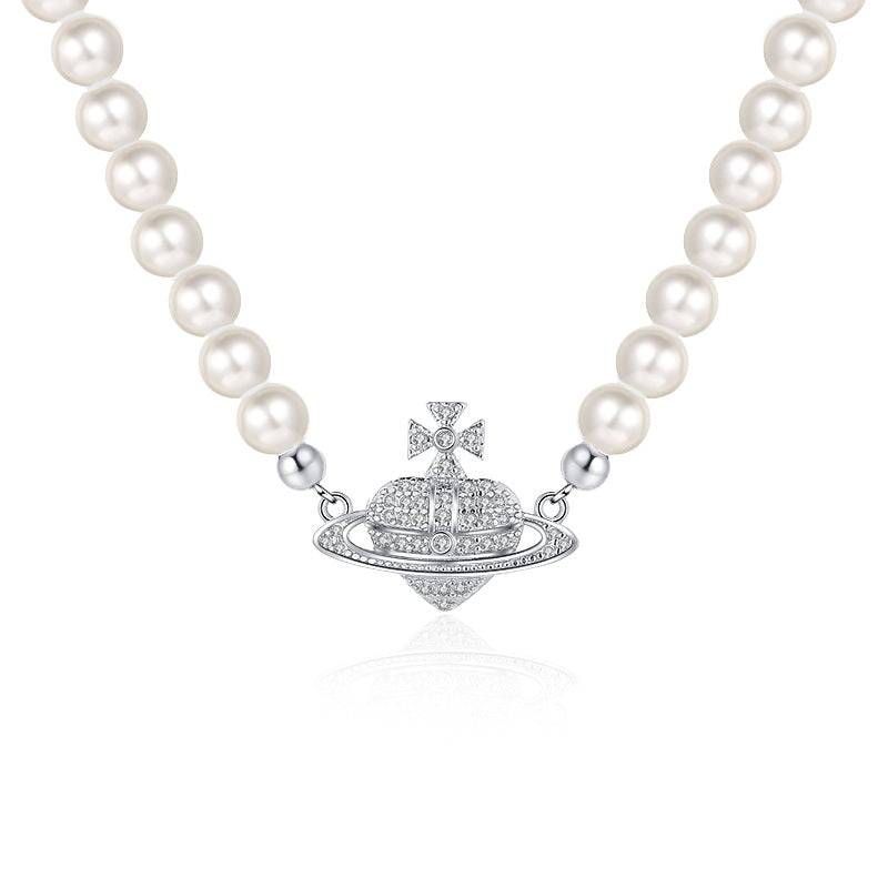Classic Pearl Necklace with Timeless Appeal