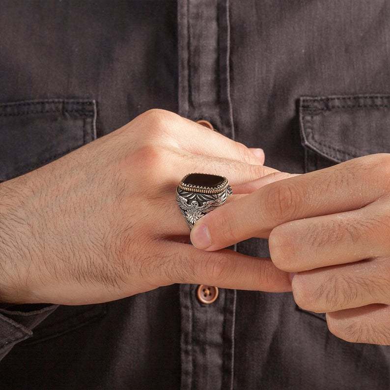 Classic Gold Ring with Timeless Appeal
