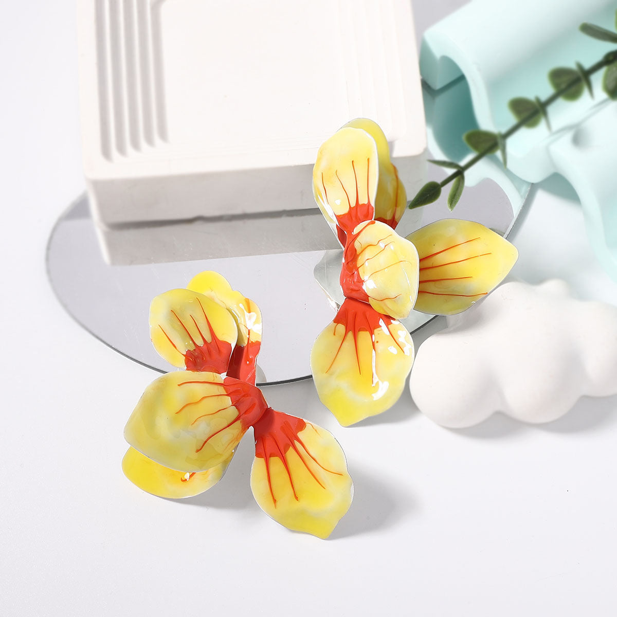 Charming Earring for Any Occasion