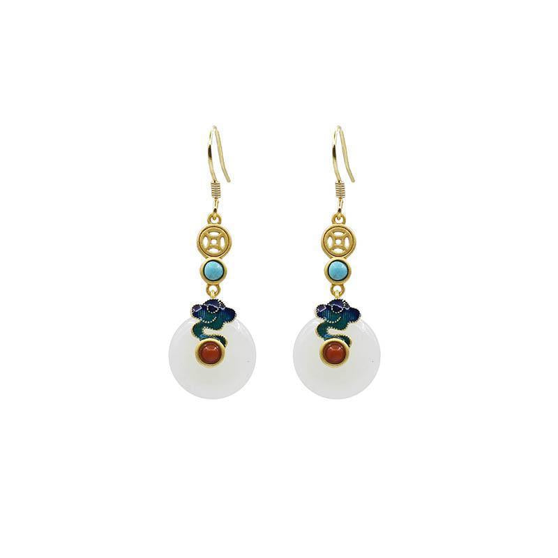Romantic Silver Earring for Special Moments