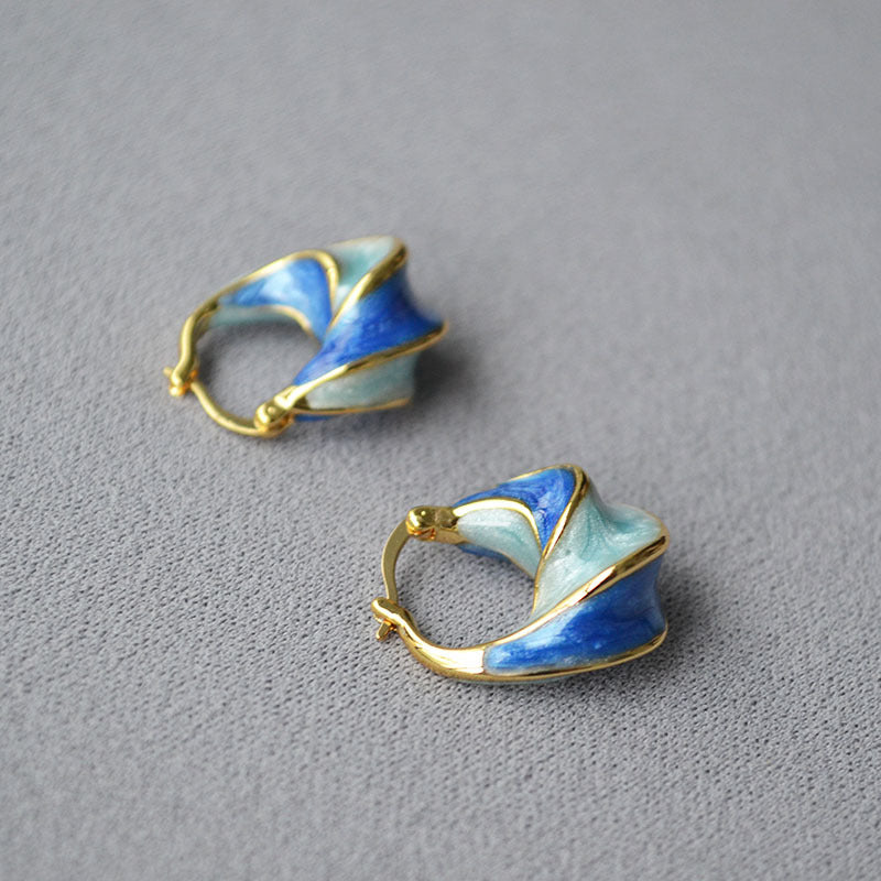 Charming Piece for Any Occasion
