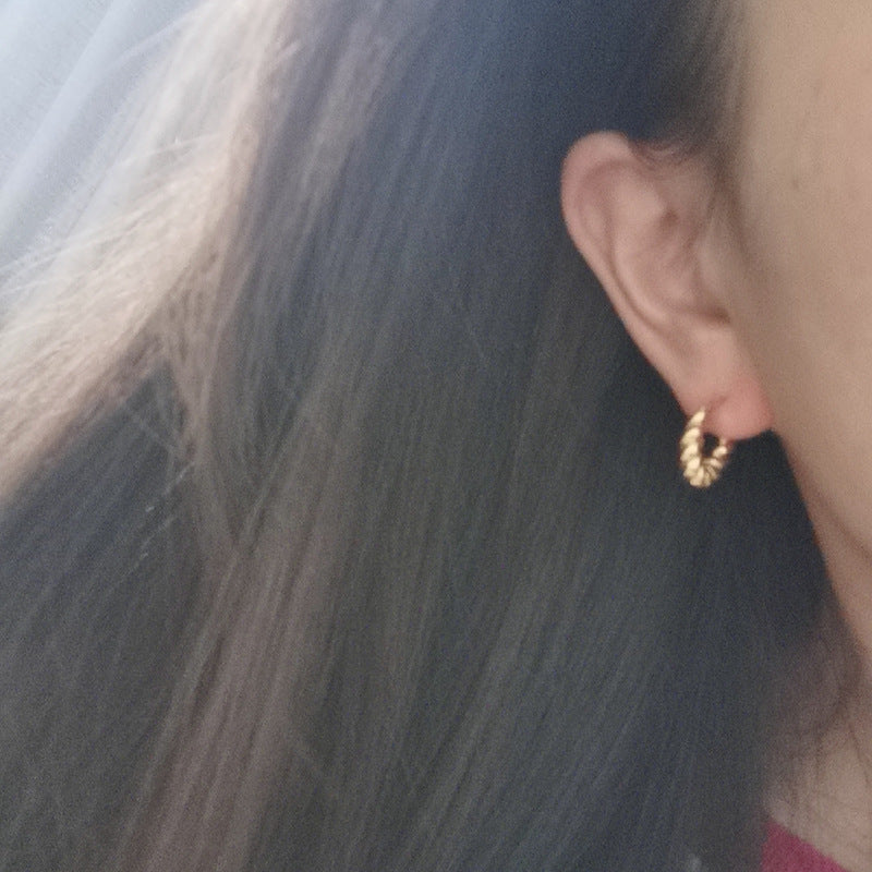 Elegant Gold Earring for Every Occasion