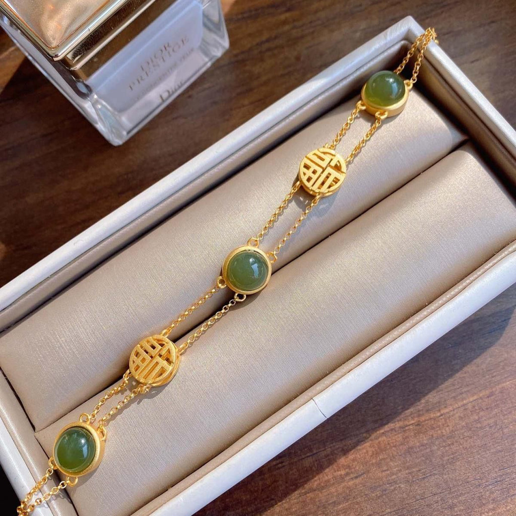 Charming Gold Bracelet for Any Occasion