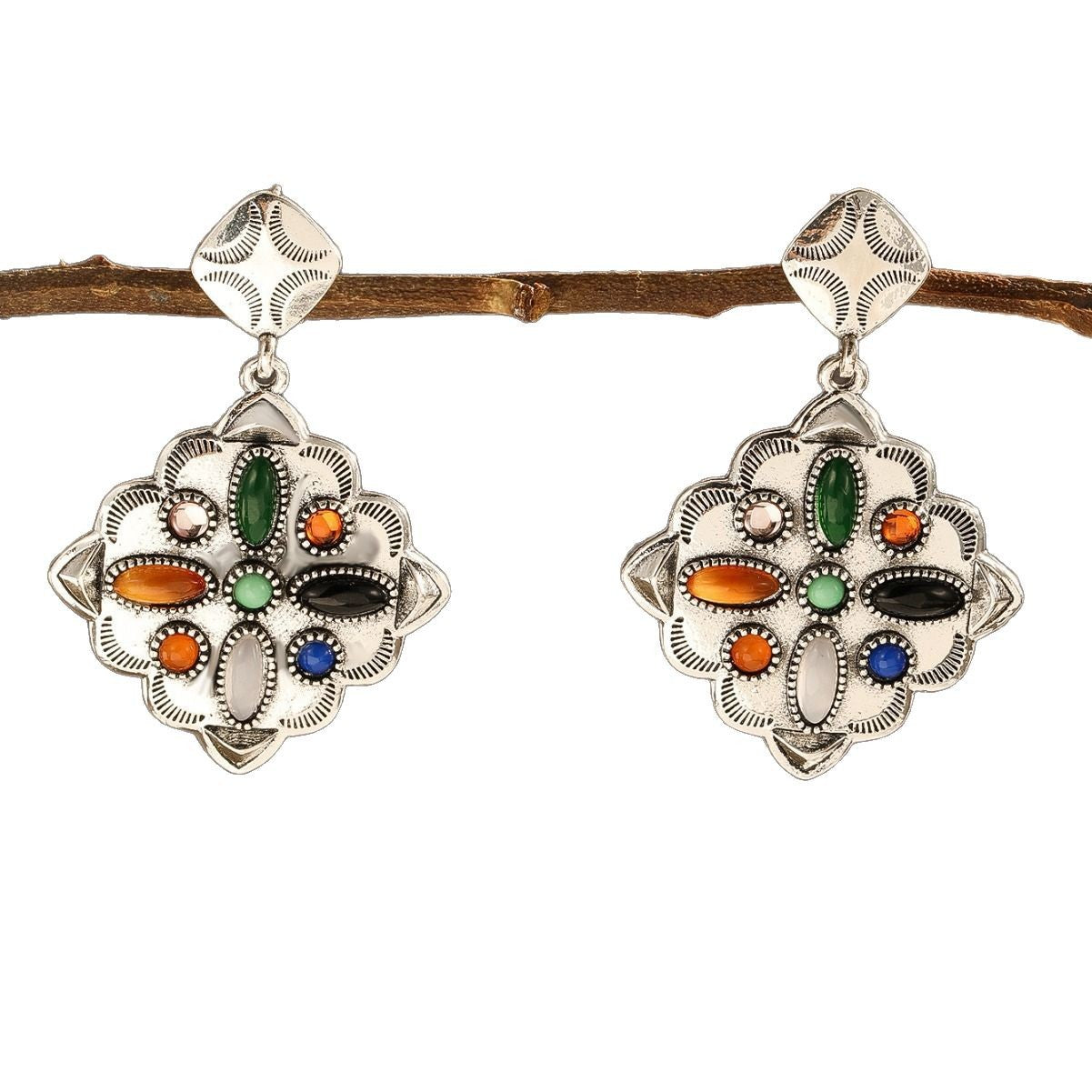 Charming Earring for Any Occasion