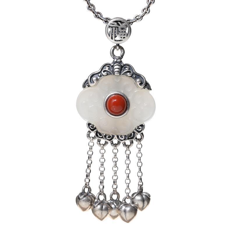 Romantic Silver Necklace for Special Moments