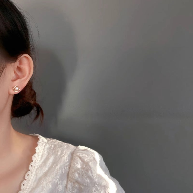 Romantic Pearl Earring for Special Moments