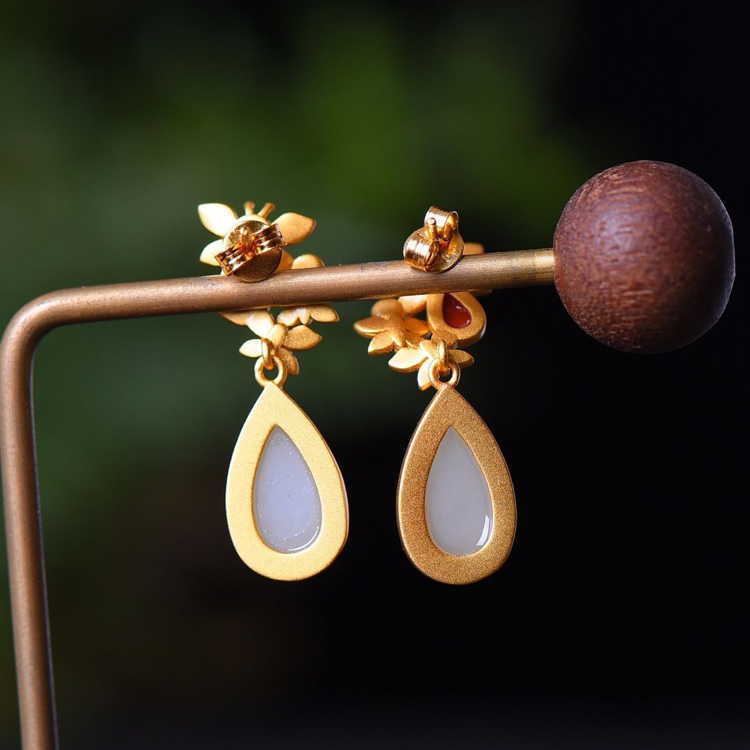 Beautiful Silver Earring with Unique Style