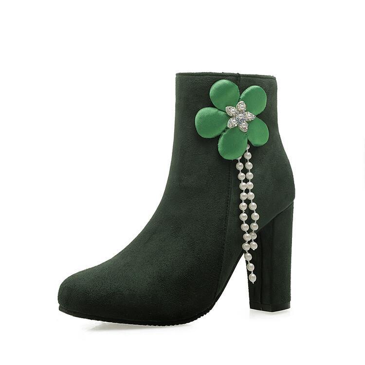 Graceful Orthopedic Boots for Modern Look