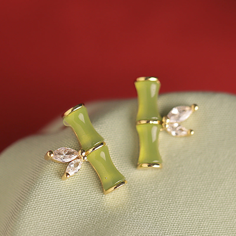 Romantic Silver Earring for Special Moments