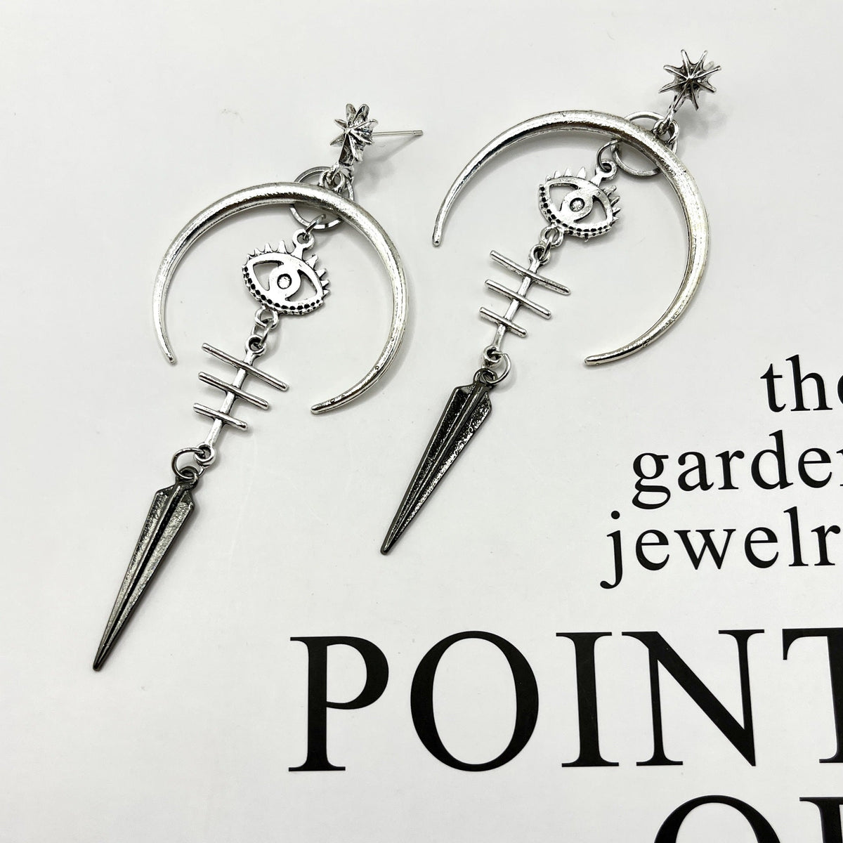 Charming Earring for Any Occasion