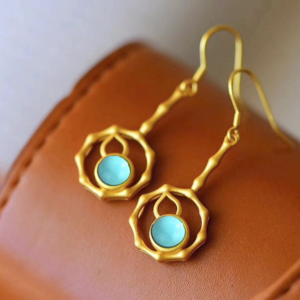 Beautiful Gold Set with Unique Style