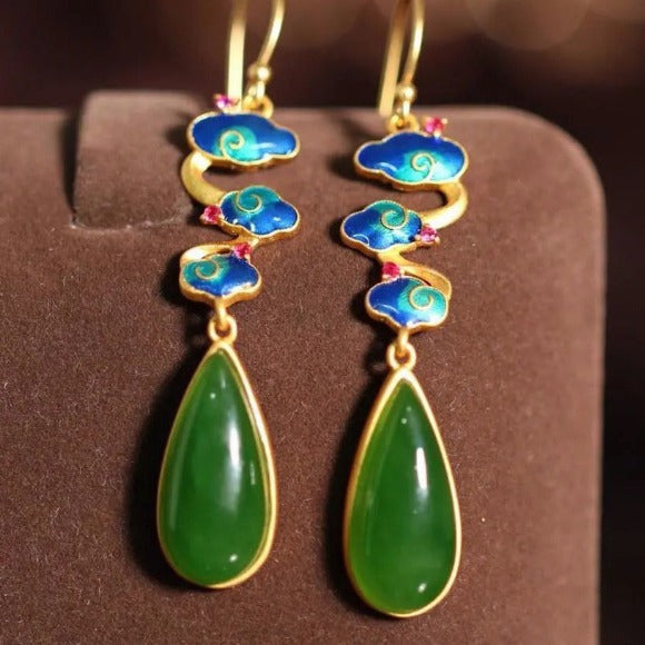 Charming Gold Earring for Any Occasion