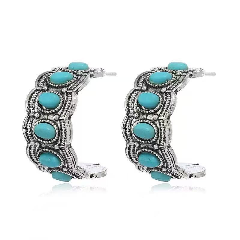 Charming Earring for Any Occasion