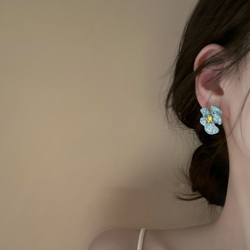 Charming Earring for Any Occasion