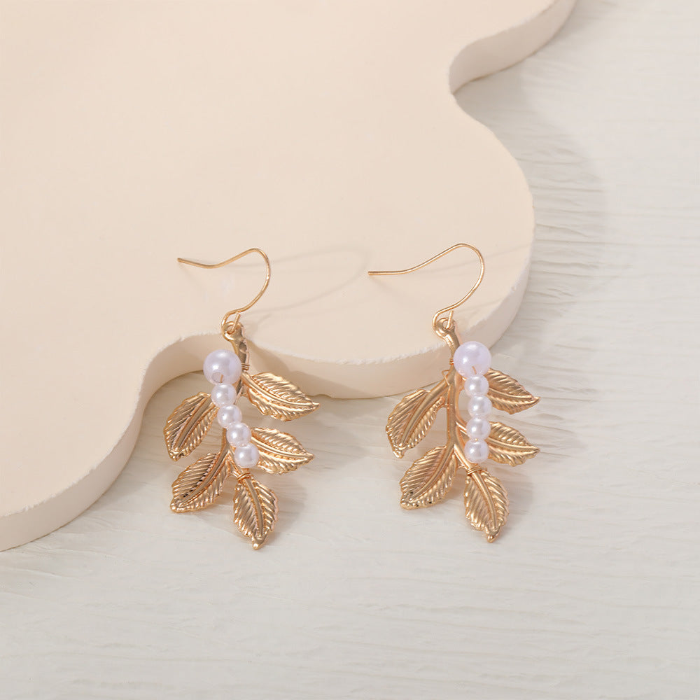 Classic Pearl Earring with Timeless Appeal