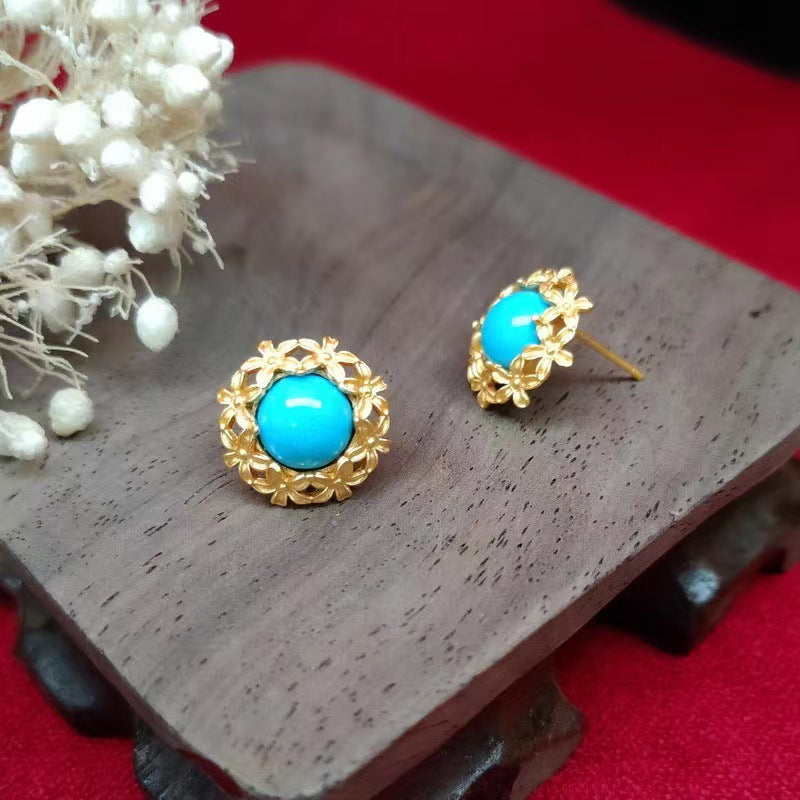 Stunning Gold Earring for Daily Wear