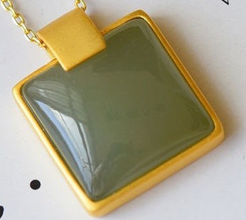 Romantic Gold Necklace for Special Moments