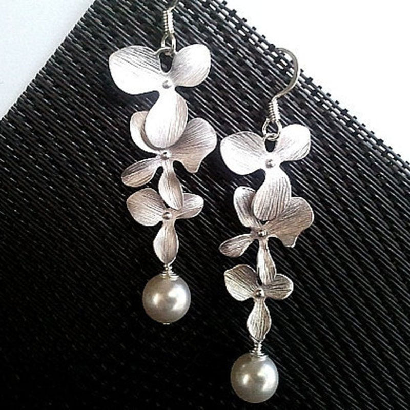 Classic Silver Set with Timeless Appeal