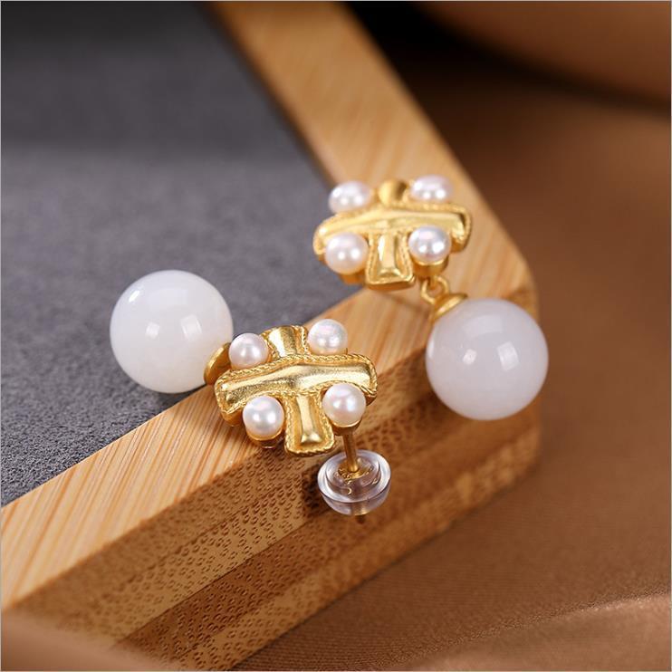 Beautiful Gold Earring with Unique Style