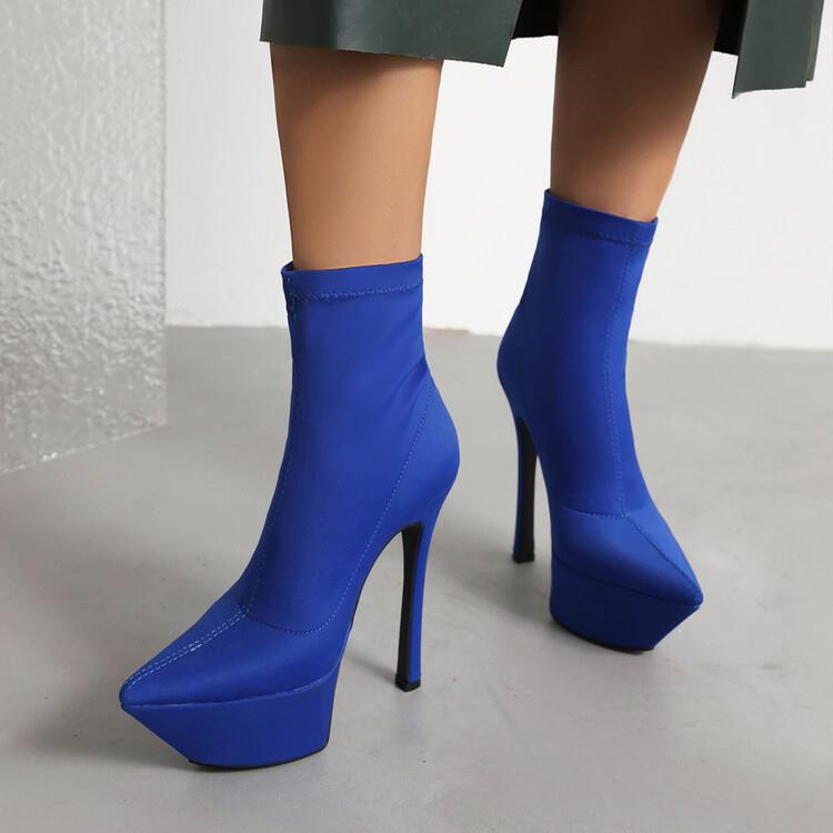 Graceful Orthopedic Boots for Modern Look
