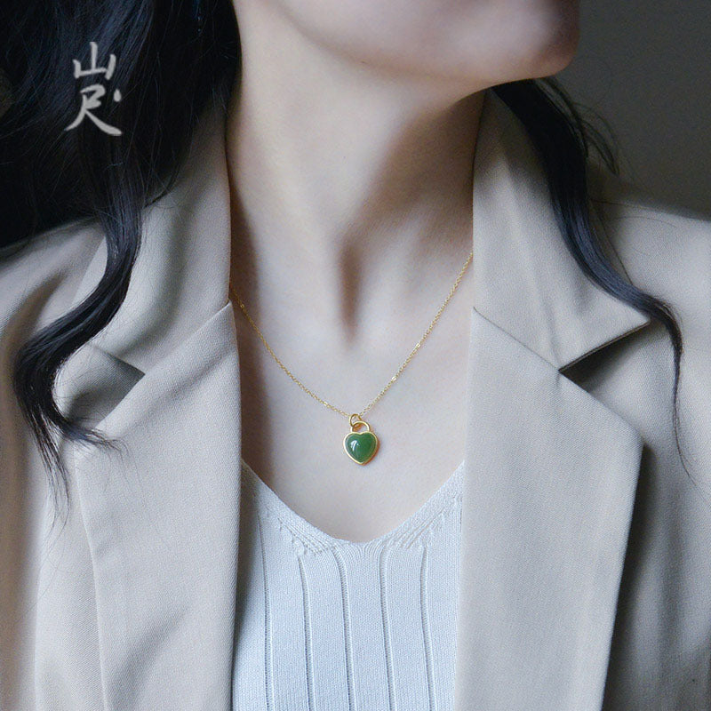 Romantic Gold Necklace for Special Moments
