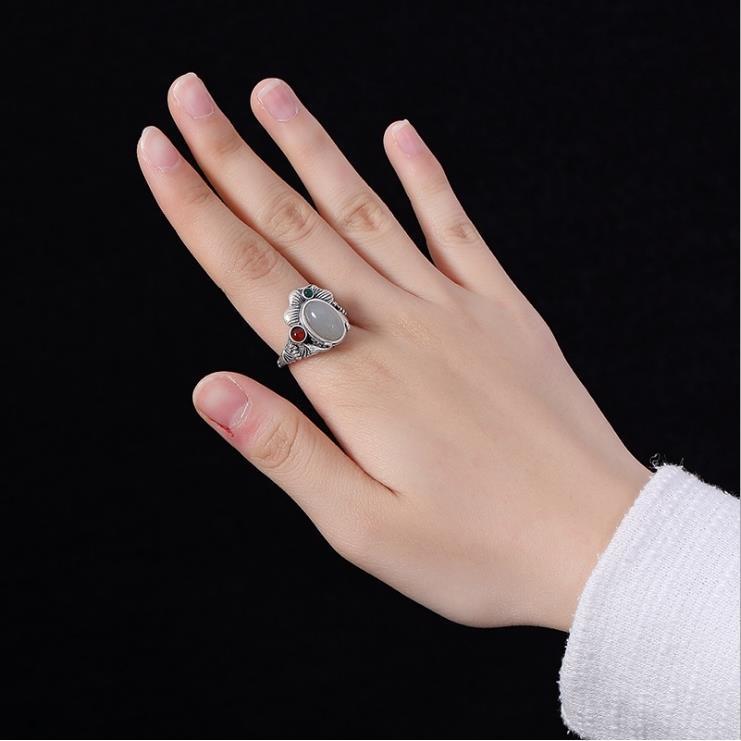 Charming Silver Ring for Any Occasion