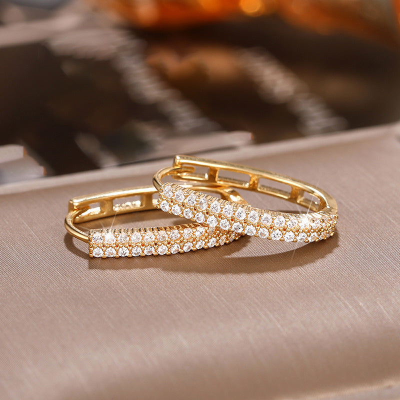 Charming Earring for Any Occasion