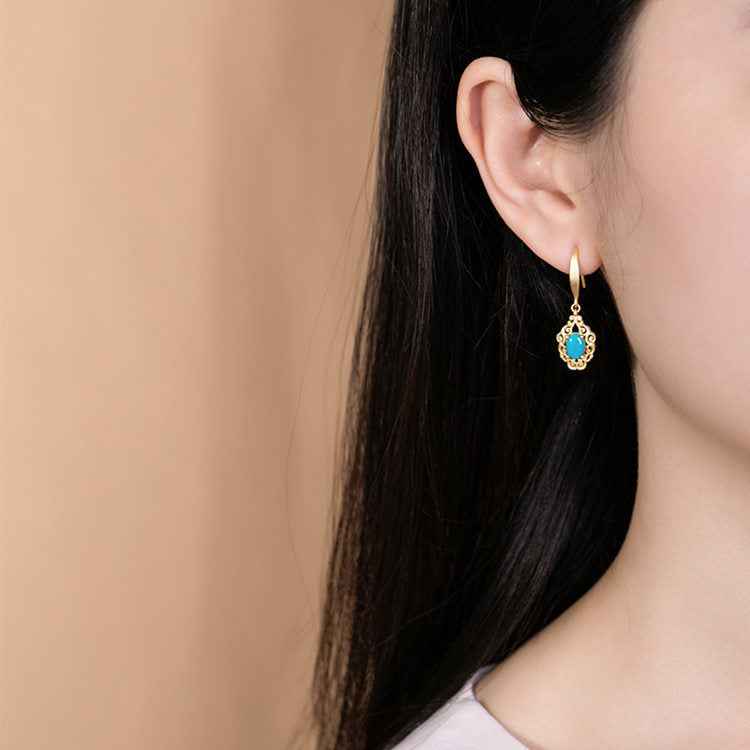 Elegant Gold Earring for Every Occasion