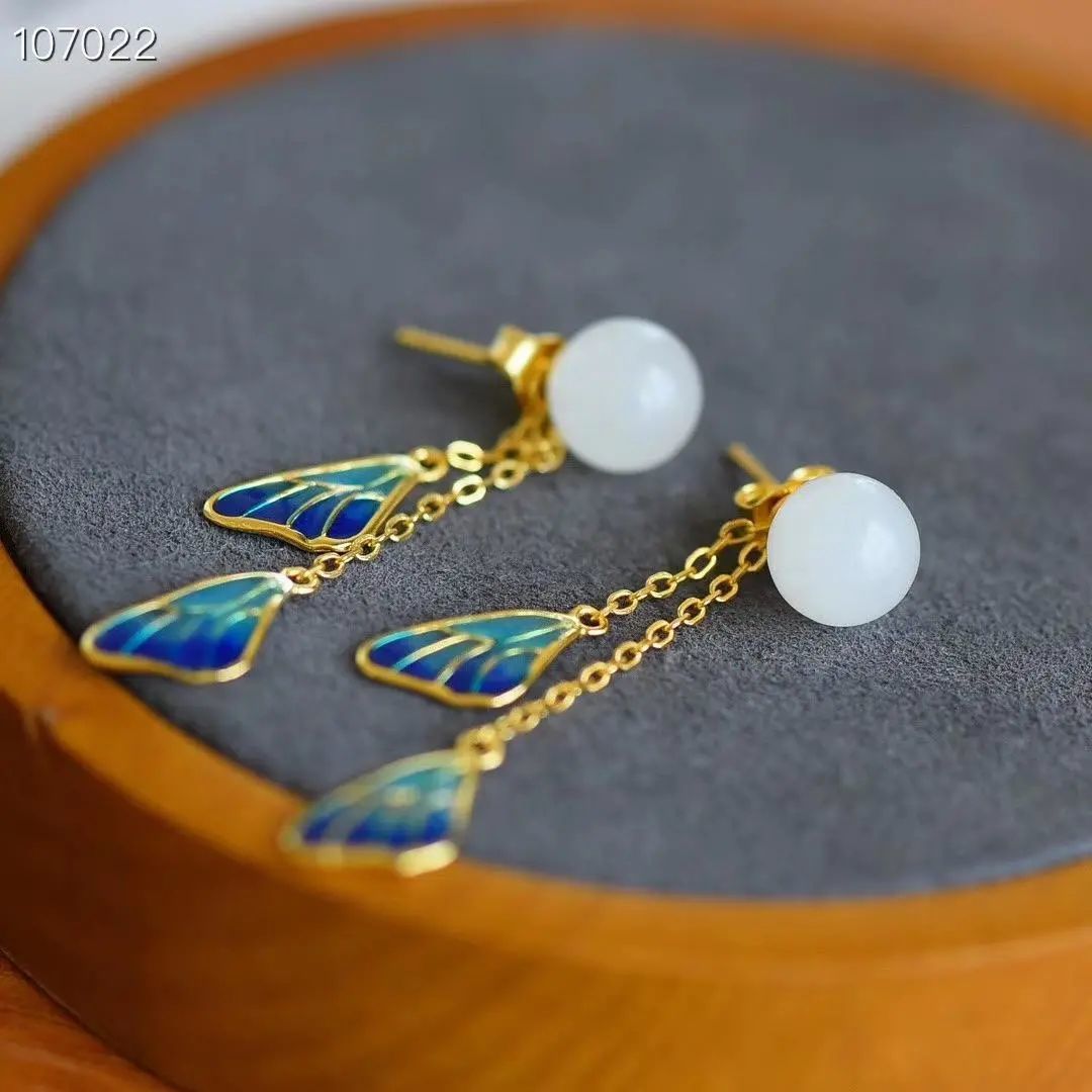 Beautiful Silver Earring with Unique Style