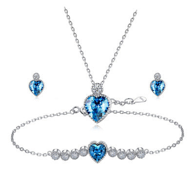 Classic Silver Set with Timeless Appeal