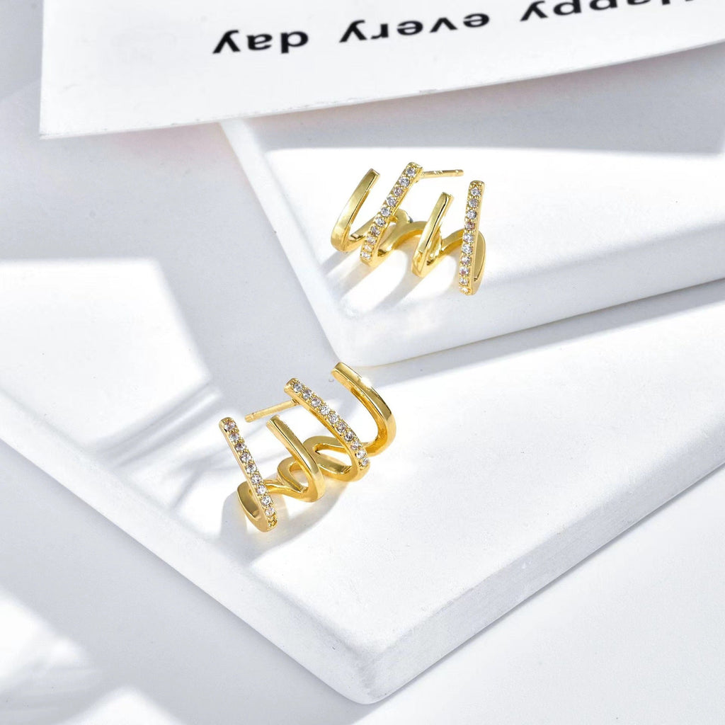 Beautiful Gold Earring with Unique Style