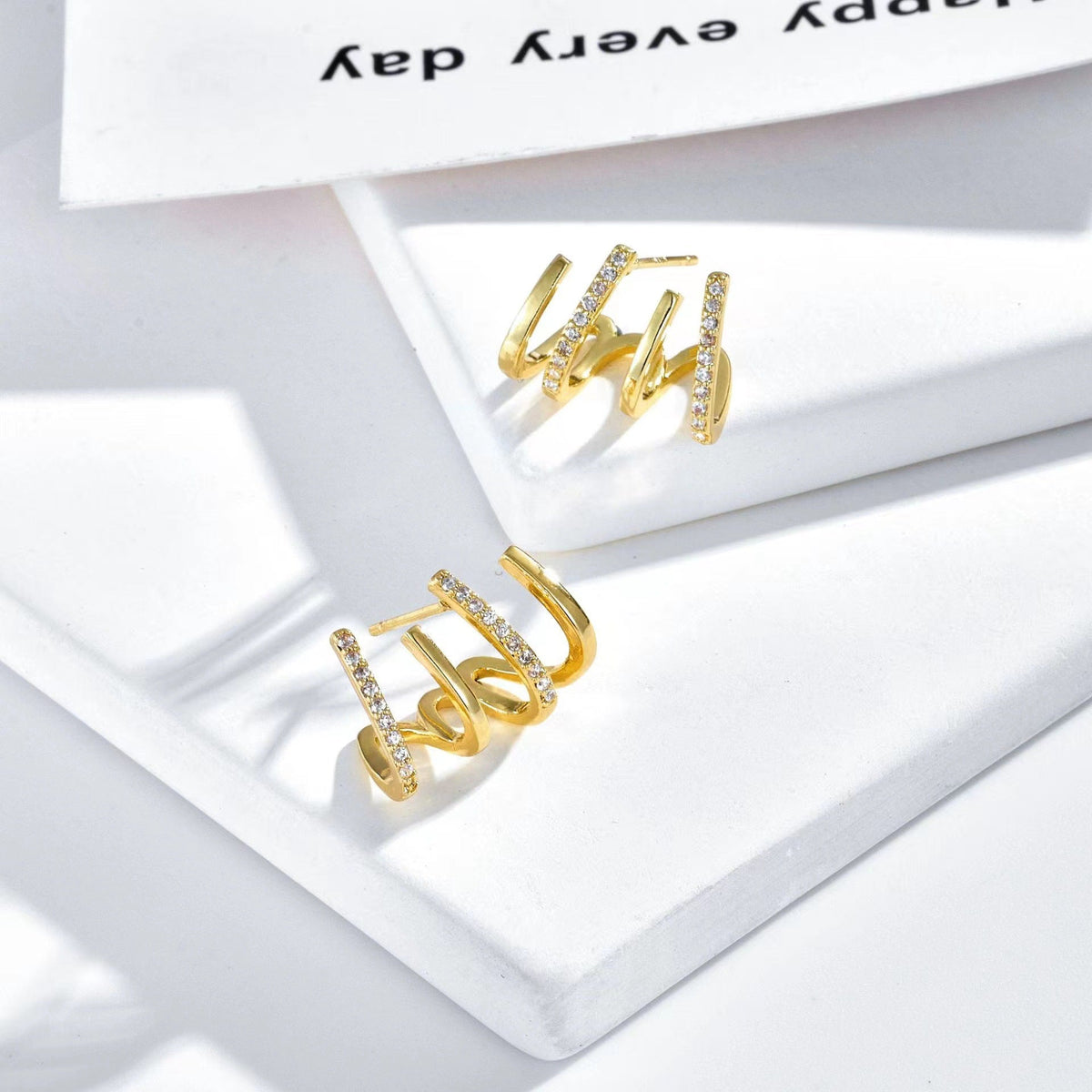 Beautiful Gold Earring with Unique Style