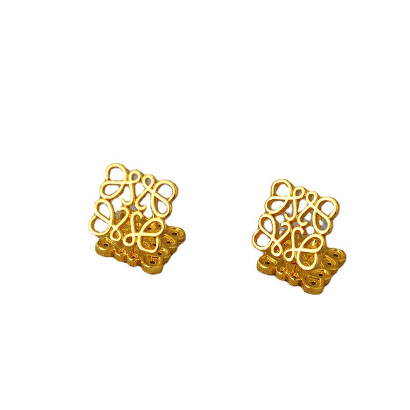 Stunning Gold Earring for Daily Wear