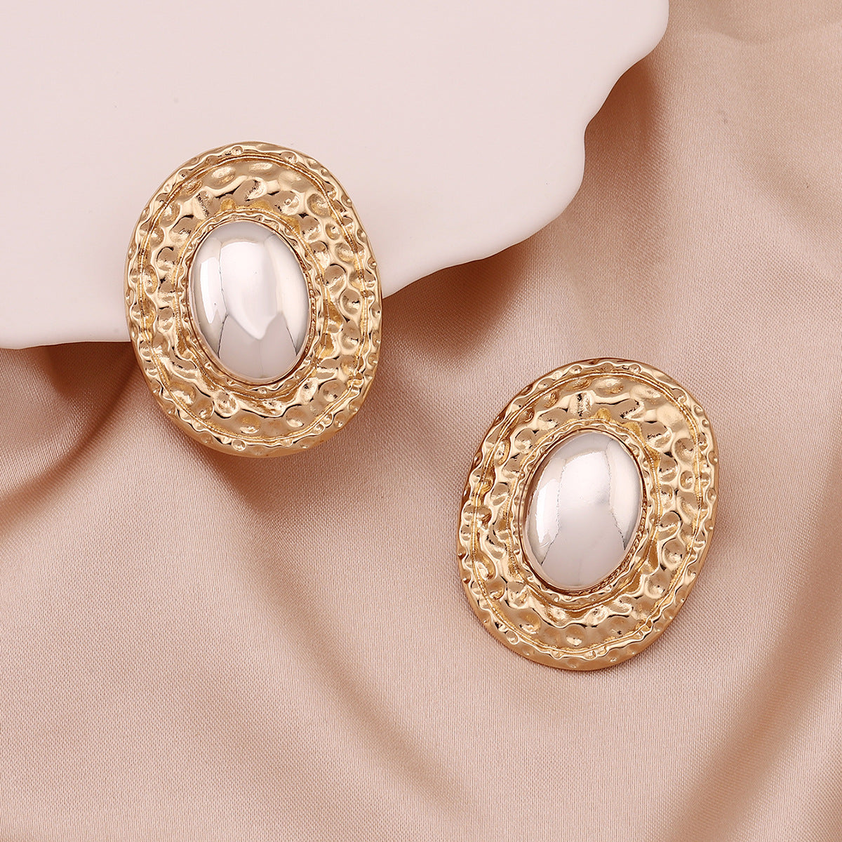 Charming Pearl Earring for Any Occasion